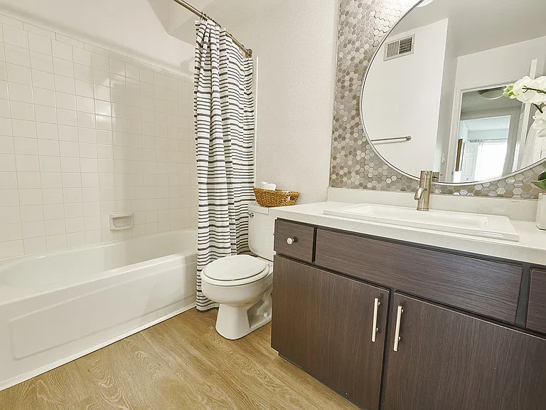 Greenwood Point Apartment Homes — Photo 23
