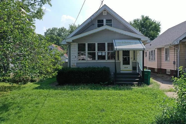 2218 W Moss Ave photo 1