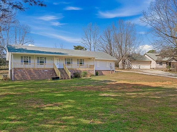 2nd image of 1006 Roselee Dr