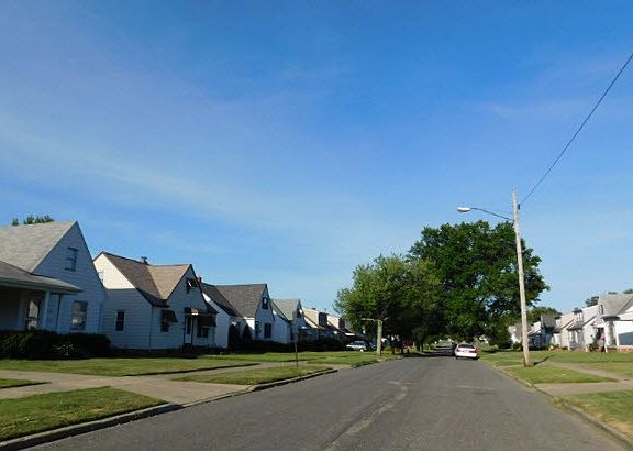 5th image of 12812 Eastwood Blvd