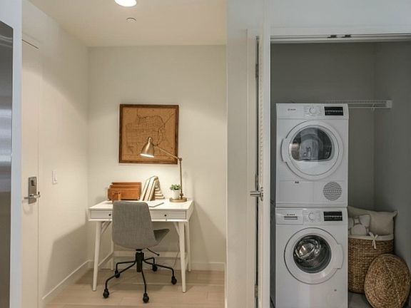4th image of 52 Innes Ct APT 205