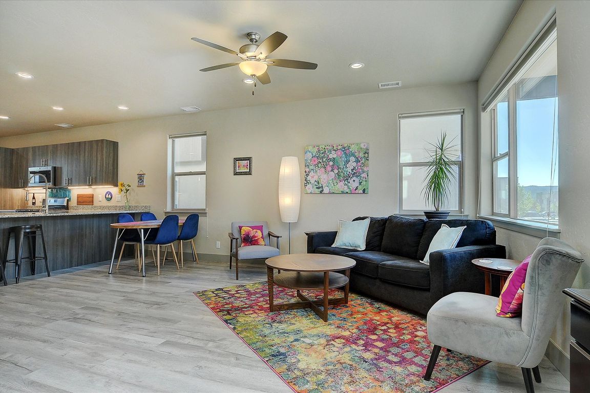 next background image