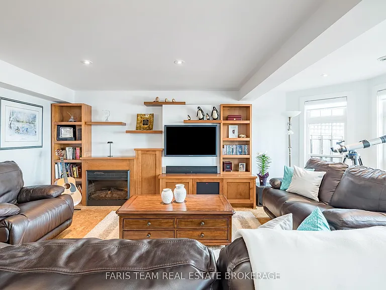 155 William St #12 — Photo 26