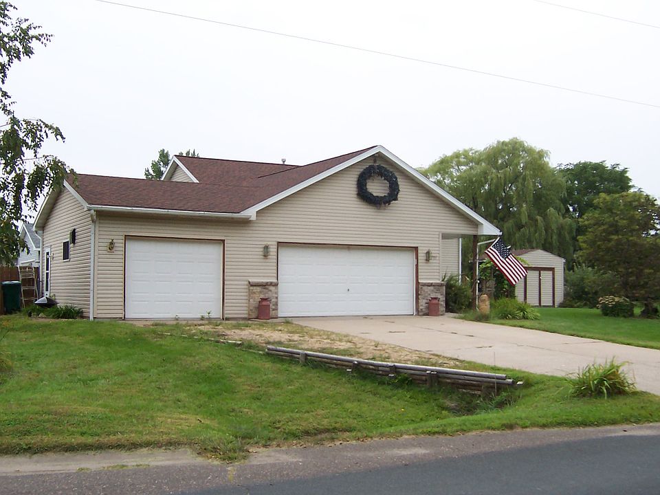 1st image of 701 Lilac Drive