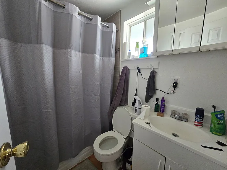 1742 Walnut St — Photo 4