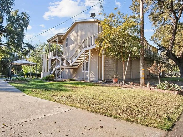 788 E Willow Ave — Photo 35