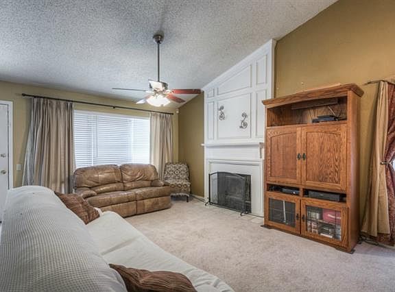 4th image of 2717 Creekwood Ln