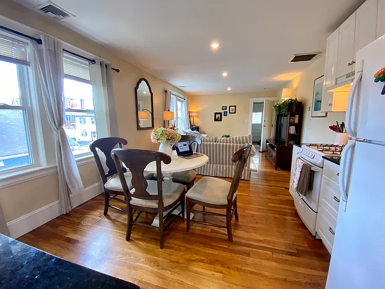 38 Grossman St #2L — Photo 6