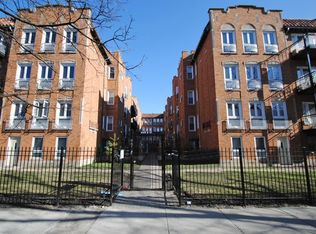 1642 W Greenleaf Ave #46, Chicago, IL 60626