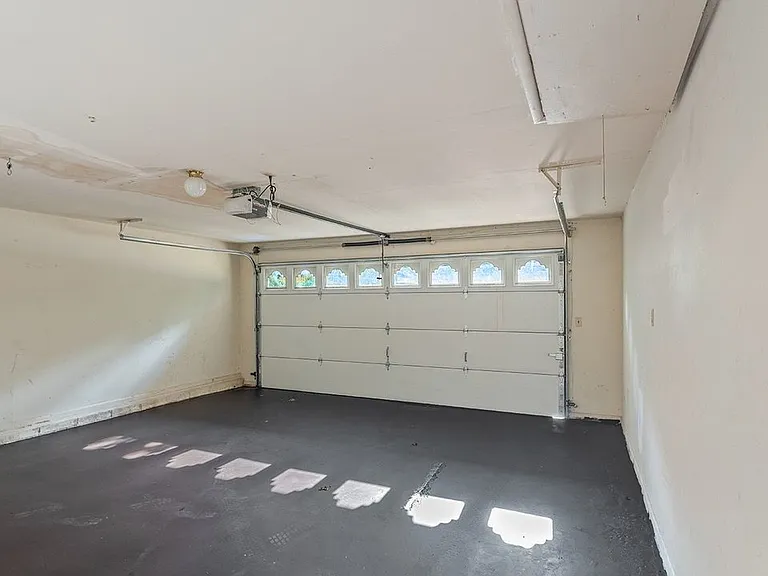 476 N Oliver Ave — Photo 24