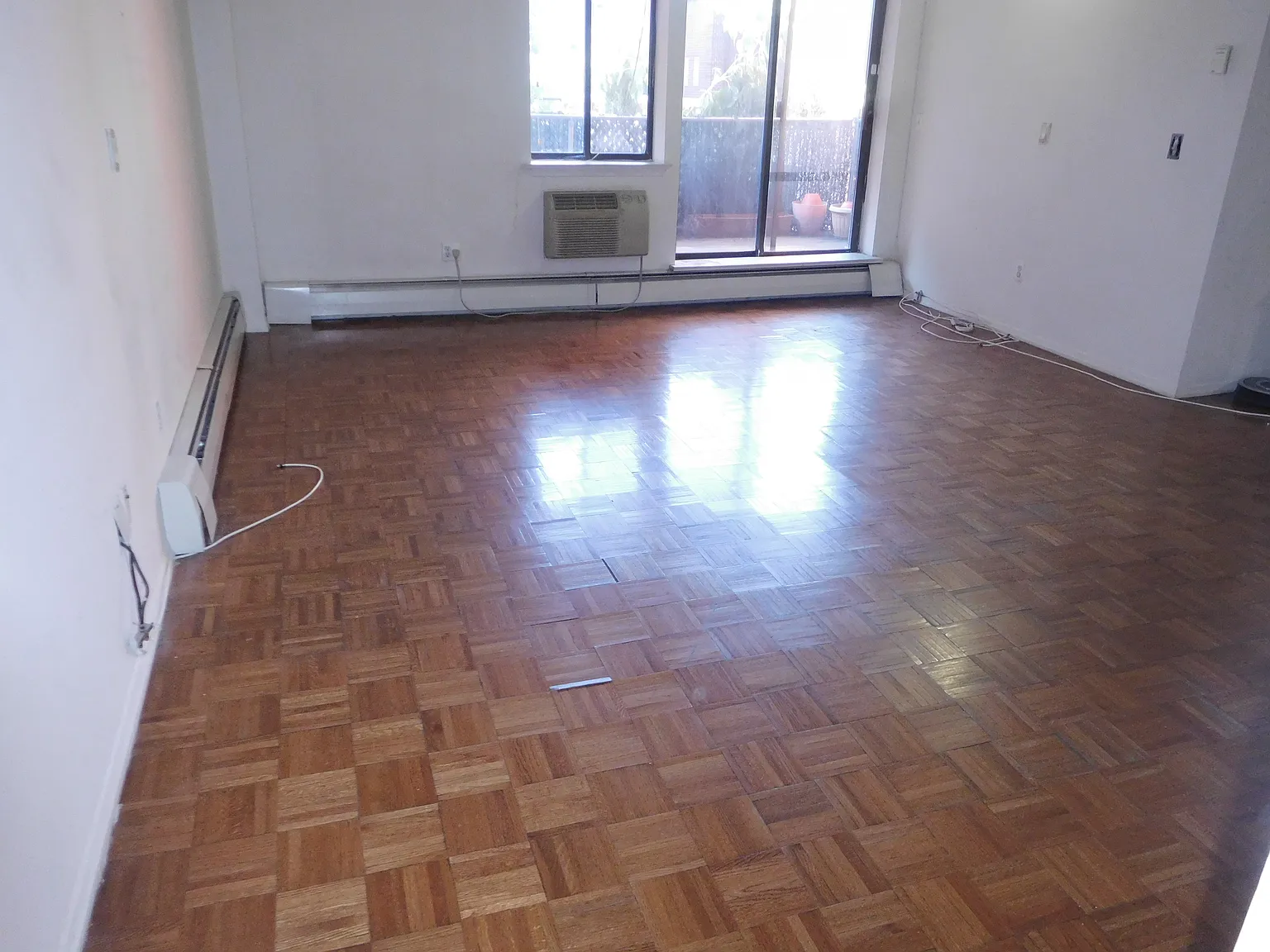 2 bed, 900 sqft, $2,950 — Photo 2