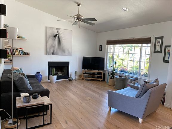 4th image of 568 W Avenida De Las Flores