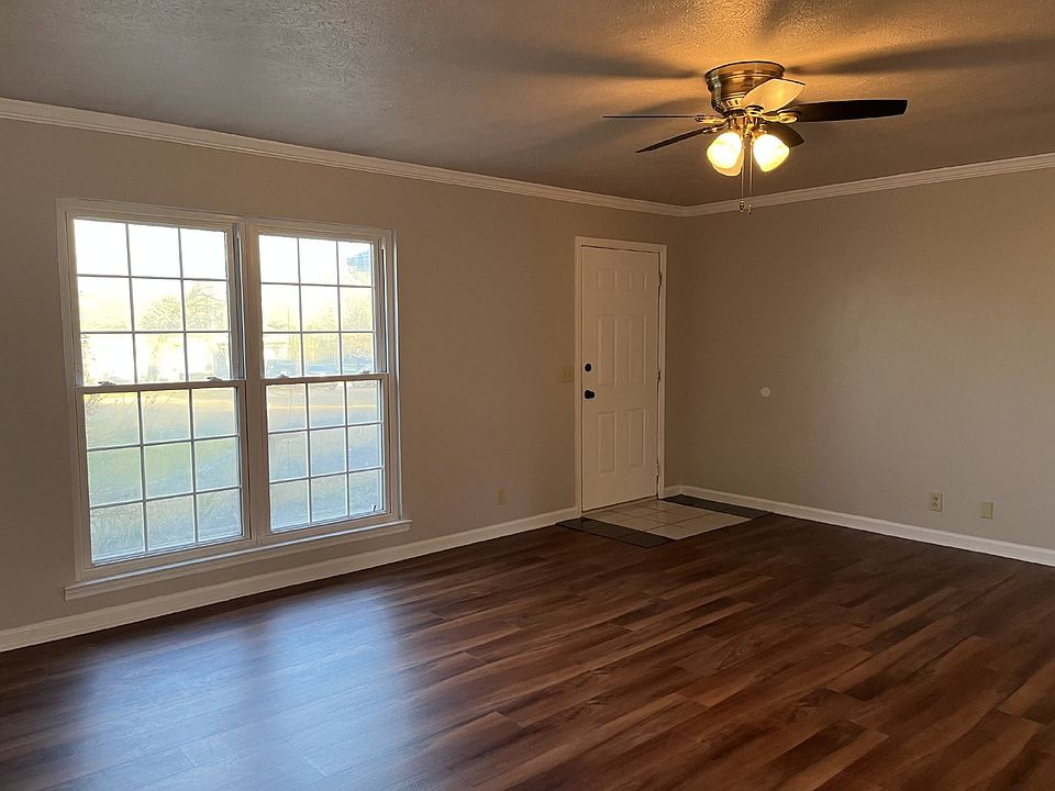 1st image of 123 Bordeaux Ct