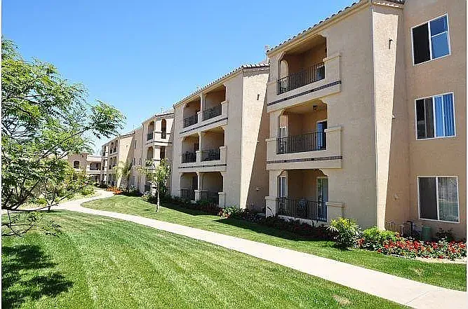 Loma Village — Photo 18