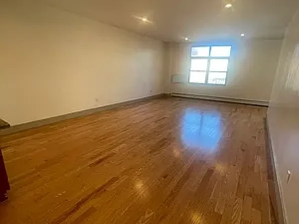 42-07 Bell Boulevard image 2 of 8