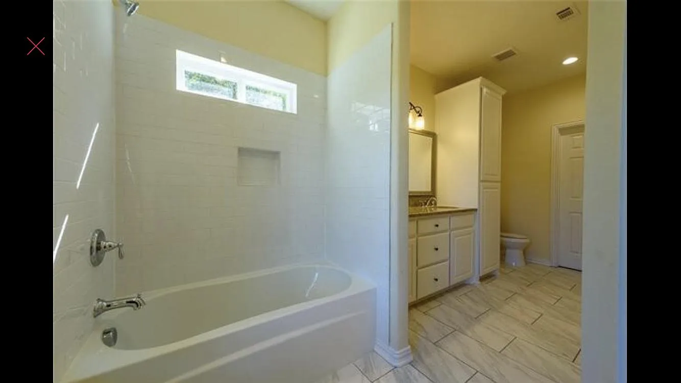 9014 Winterset Ave — Photo 4