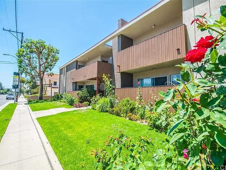 10327 Downey Ave — Photo 25