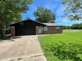 427 S 1st St, Chickasha, OK 73018