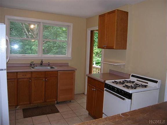 4th image of 68 Huguenot Rd