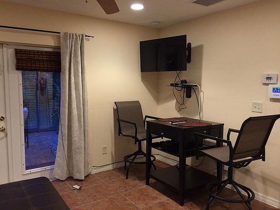 Dinning area opens to POOL