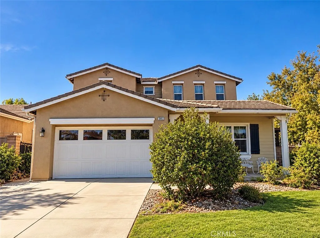 4 bed, 3.5 bath, 3229 sqft, $4,900 — Photo 1