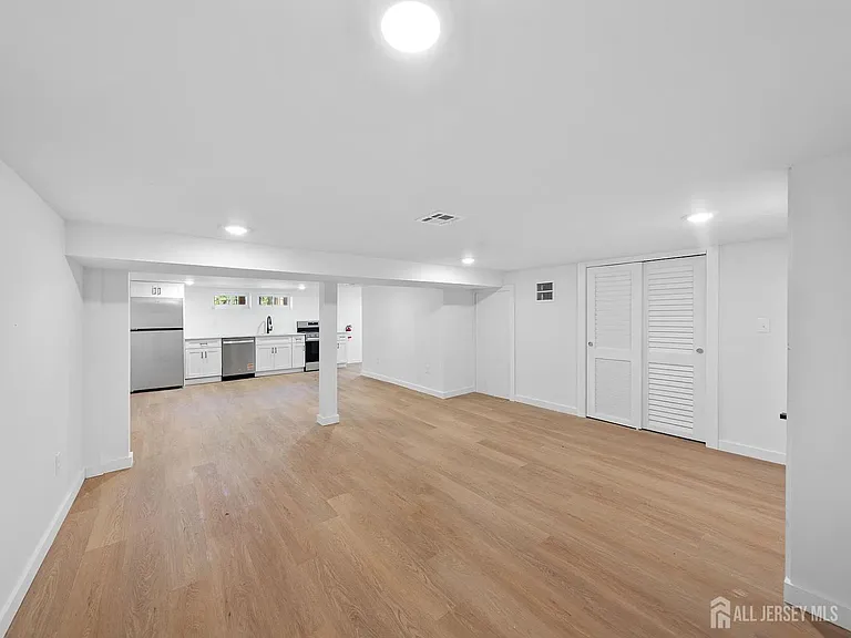 3 Meadow Rd #1 — Photo 4