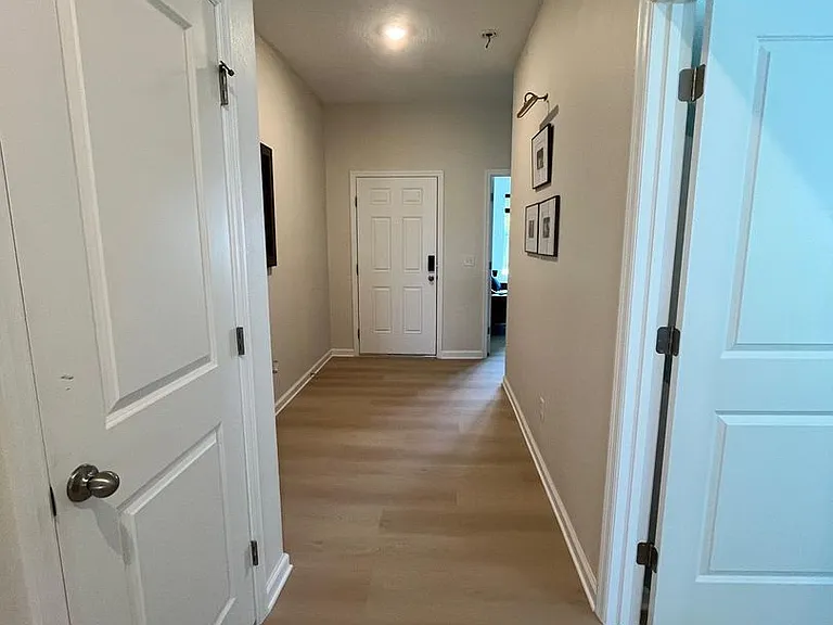 1332 Dalkeith Cv — Photo 14