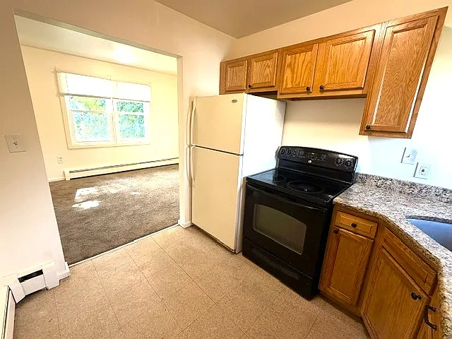 4 bed, 1120 sqft, $2,095 — Photo 2