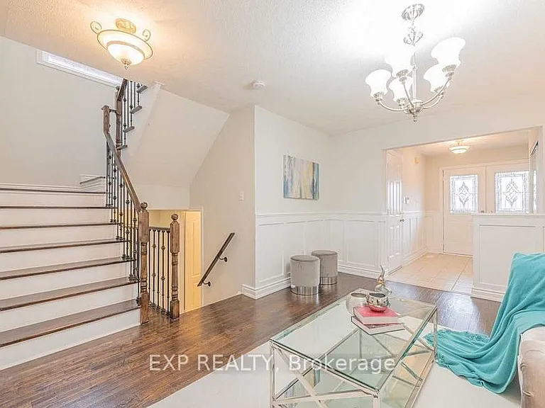 8 Rampart Cres — Photo 10