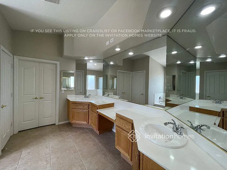8104 Marin Pointe Ave — Photo 20