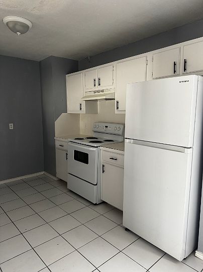 2nd image of 900 W Cherokee Ave #7