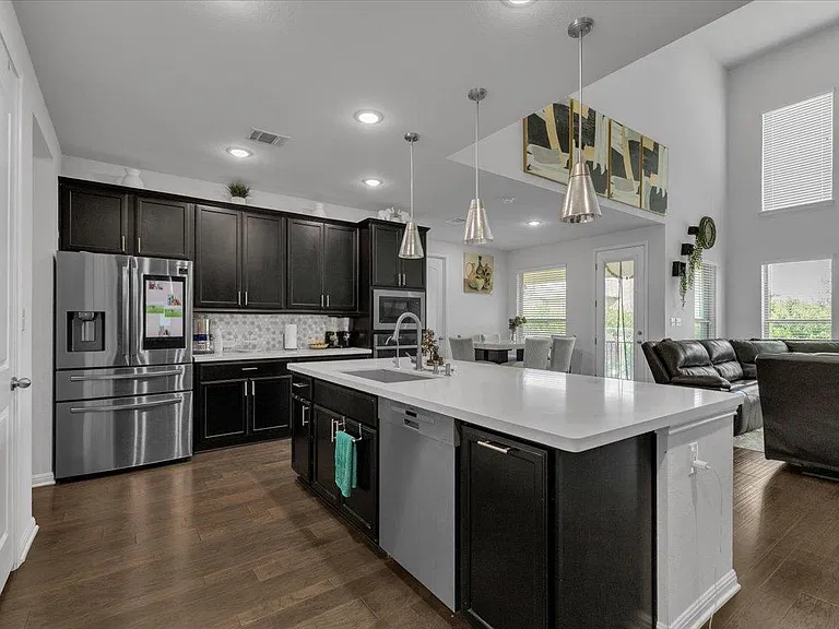 2517 Cappelle Way — Photo 16