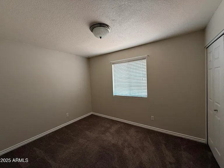4032 E Hartford Ave — Photo 17