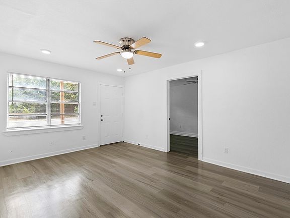 4th image of 3835 Lovingood Dr