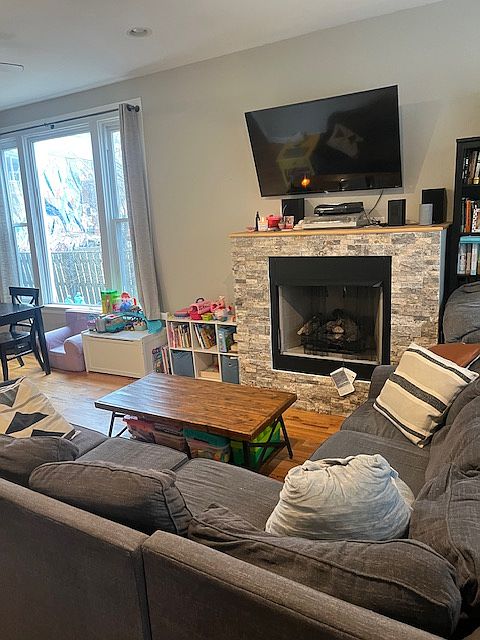 1st image of 1918 W Berenice Ave #1
