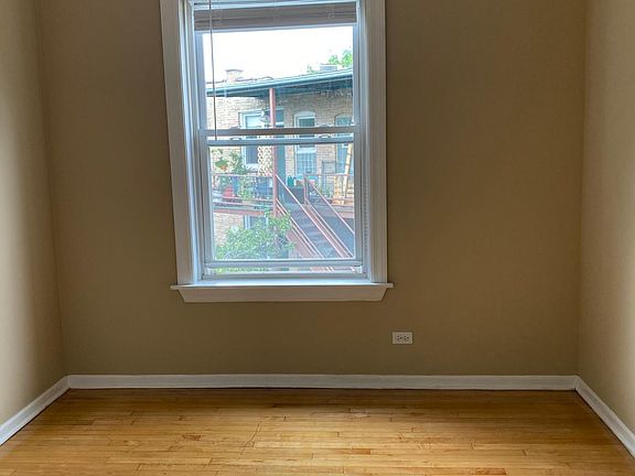 5th image of 1514 W Ardmore Ave #3