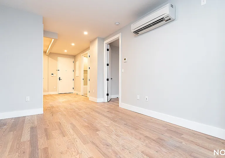 31-61 Vernon Blvd #2M — Photo 6