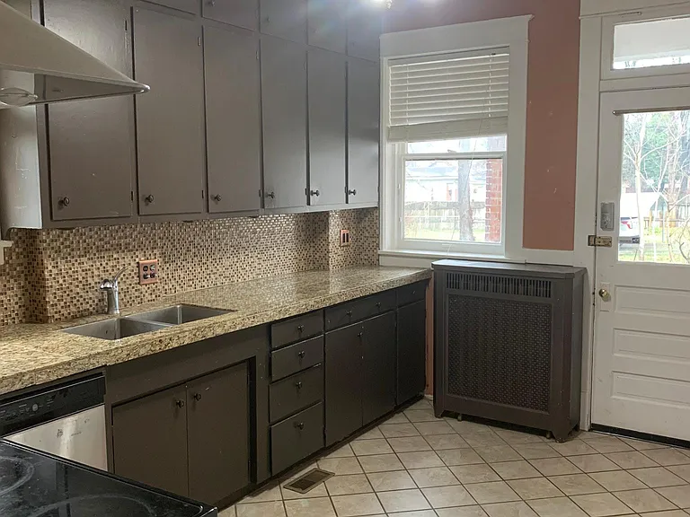820 Merriwether St #B — Photo 7