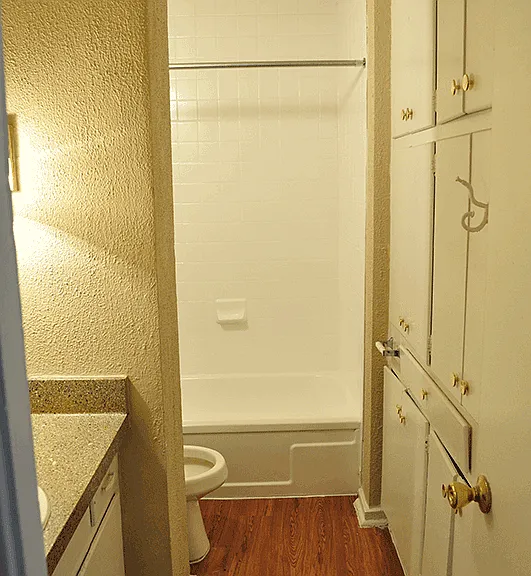 Garland Oaks Apartments — Photo 17