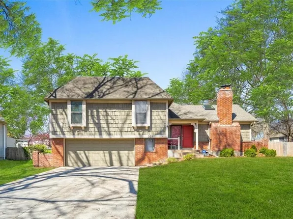 301 S Meadowbrook Ln, Olathe, KS 66062