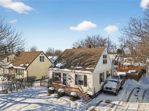 110 Jones St, Moncton, NB E1C 6J6