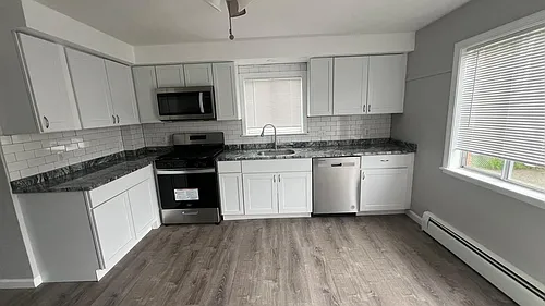 15 Barrows St #C Photo 1