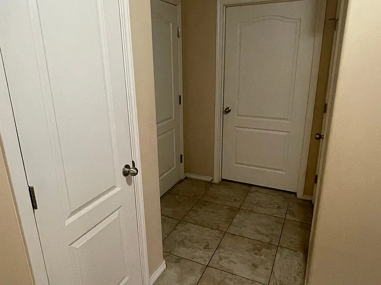 4405 Thunderbird Ave — Photo 7