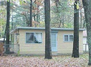 11325 Hemlock St, Holton, MI 49425