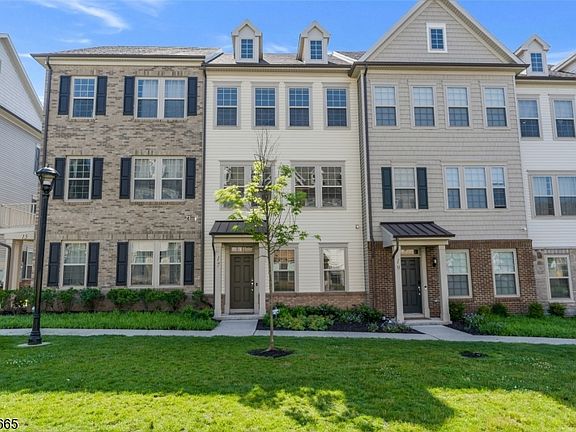 2nd image of 17 Gala Ct