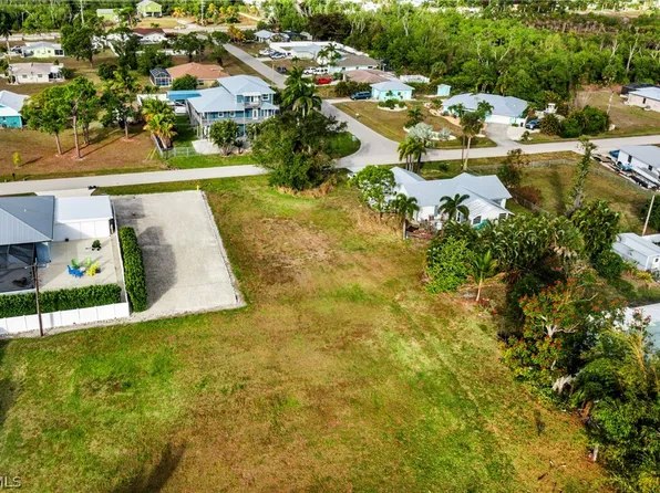 11390 Oakland Dr, Bokeelia, FL 33922
