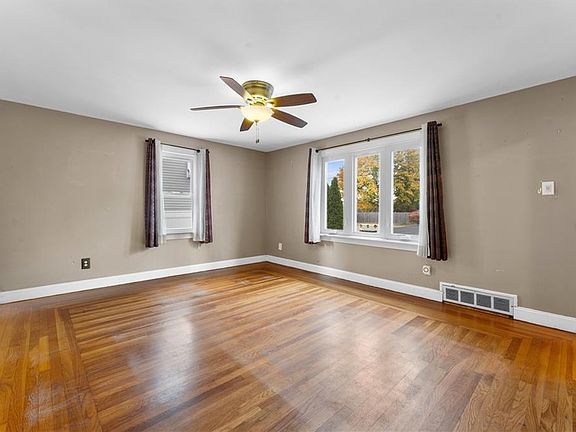 4th image of 56 Deer St