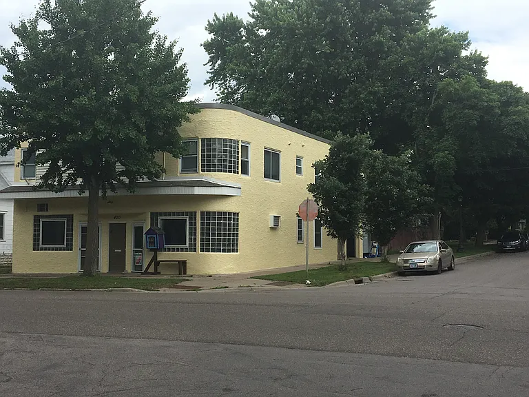 Hamline Ave S — Photo 24