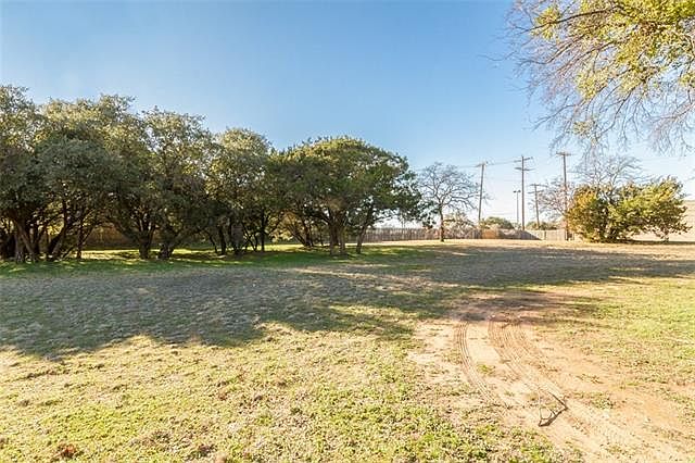 1st image of 1505 Lakecrest Cir