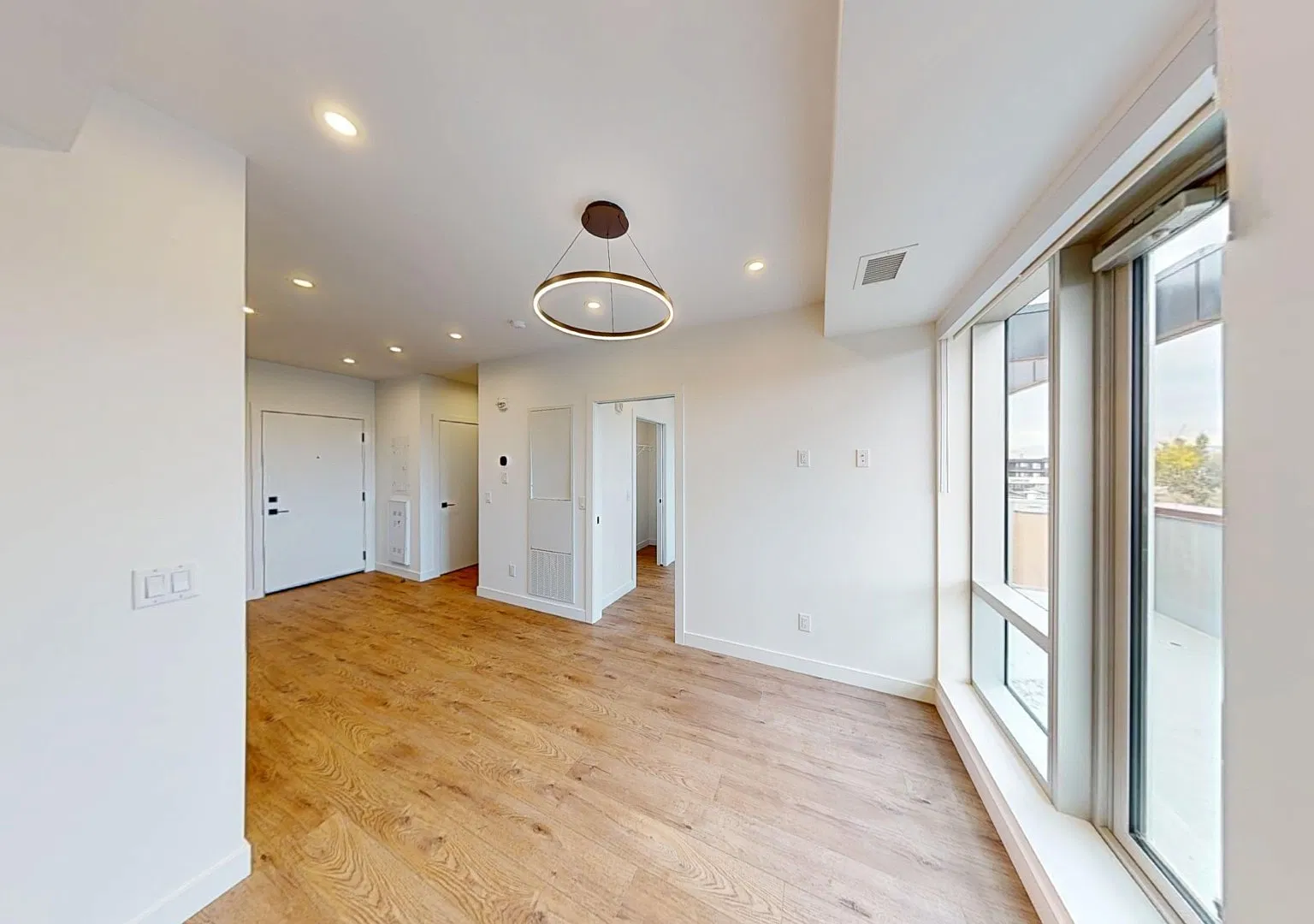 422 18a St Nw — Photo 3